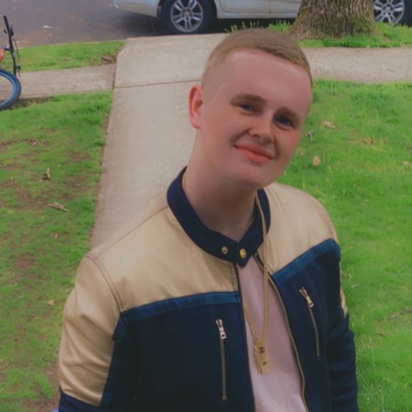 l_u_x_u_r_y